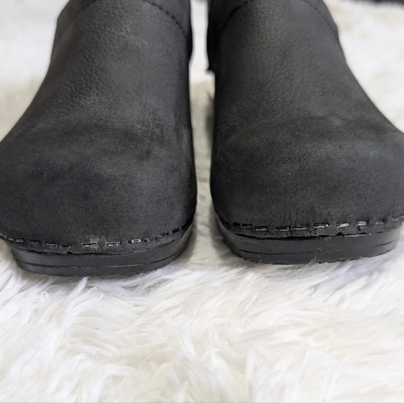 Sanita Black Professional Textured Oil Clog Size 37 Wide - Picture 6 of 12